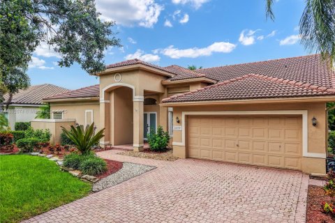 Villa ou maison à louer à Coral Springs, Floride: 4 chambres, 243.03 m2 № 1931386 - photo 3