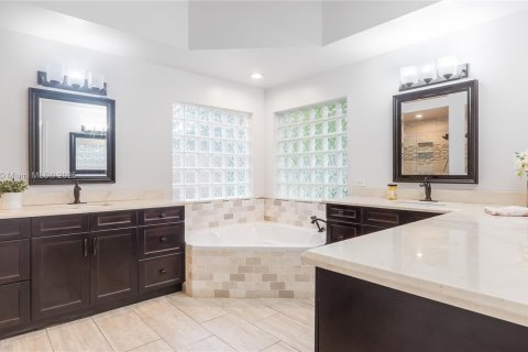 Villa ou maison à louer à Coral Springs, Floride: 4 chambres, 243.03 m2 № 1931386 - photo 20