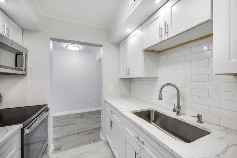 Condominio en venta en Seminole, Florida, 1 dormitorio, 59.27 m2 № 1771945 - foto 9