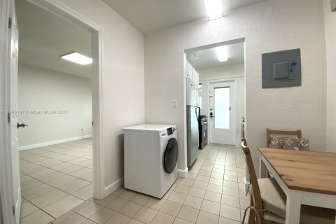 Condo in Miami Beach, Florida, 1 bedroom  № 2174136 - photo 7