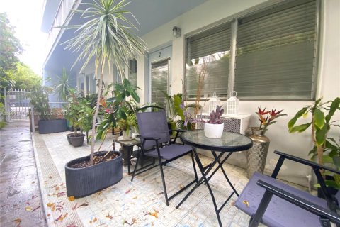 Condo in Miami Beach, Florida, 1 bedroom  № 2174136 - photo 17
