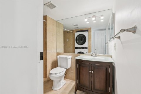 Condo in Weston, Florida, 2 bedrooms  № 1891897 - photo 27