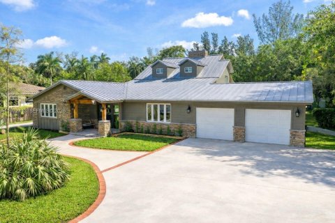 House in Plantation, Florida 4 bedrooms, 317.73 sq.m. № 2042653