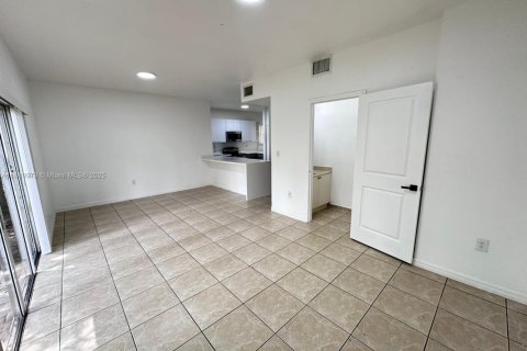 Touwnhouse à louer à Florida City, Floride: 3 chambres, 141.86 m2 № 1852438 - photo 6