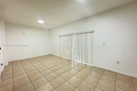 Touwnhouse à louer à Florida City, Floride: 3 chambres, 141.86 m2 № 1852438 - photo 8