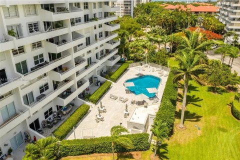 Condo in Key Biscayne, Florida, 3 bedrooms  № 1857350 - photo 30