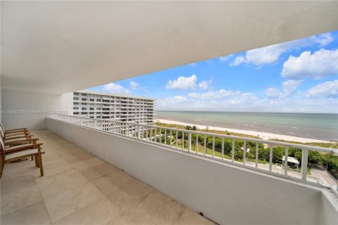 Condo in Key Biscayne, Florida, 3 bedrooms  № 1857350 - photo 2