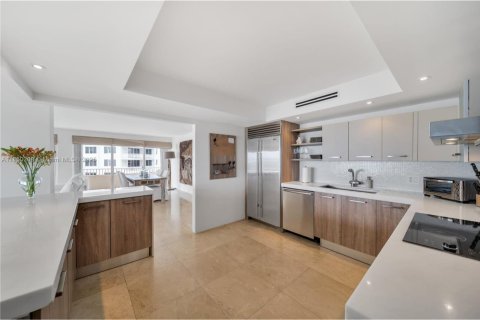Condo in Key Biscayne, Florida, 3 bedrooms  № 1857350 - photo 17