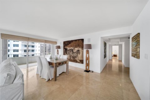 Condo in Key Biscayne, Florida, 3 bedrooms  № 1857350 - photo 14