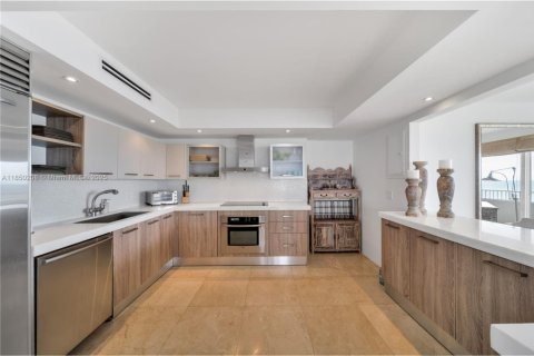 Condo in Key Biscayne, Florida, 3 bedrooms  № 1857350 - photo 16