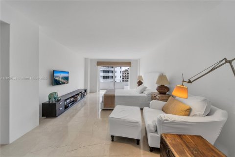 Condo in Key Biscayne, Florida, 3 bedrooms  № 1857350 - photo 23