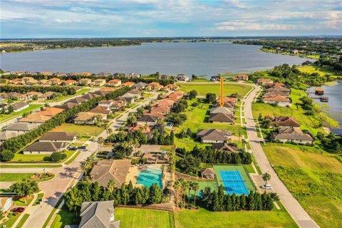 Casa en venta en Auburndale, Florida, 4 dormitorios, 289.2 m2 № 1805459 - foto 5