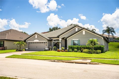 Casa en venta en Auburndale, Florida, 4 dormitorios, 289.2 m2 № 1805459 - foto 1