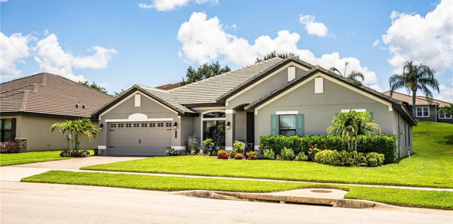 Casa en Auburndale, Florida 4 dormitorios, 289.2 m2 № 1805459