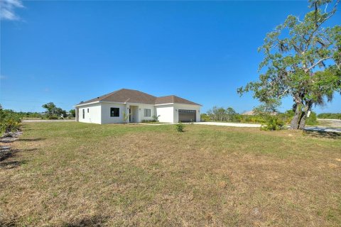 House in Indian lake estates, Florida 3 bedrooms, 167.69 sq.m. № 1718557 - photo 28