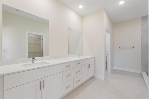 House in Indian lake estates, Florida 3 bedrooms, 167.69 sq.m. № 1718557 - photo 13