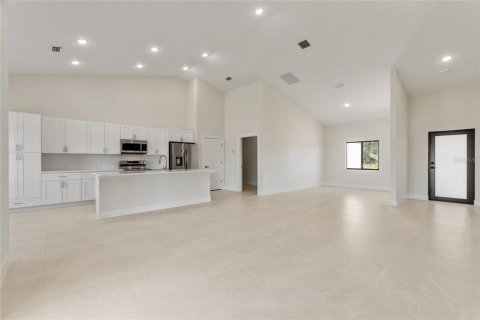 House in Indian lake estates, Florida 3 bedrooms, 167.69 sq.m. № 1718557 - photo 7