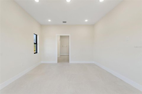 House in Indian lake estates, Florida 3 bedrooms, 167.69 sq.m. № 1718557 - photo 11