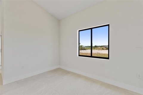 House in Indian lake estates, Florida 3 bedrooms, 167.69 sq.m. № 1718557 - photo 17