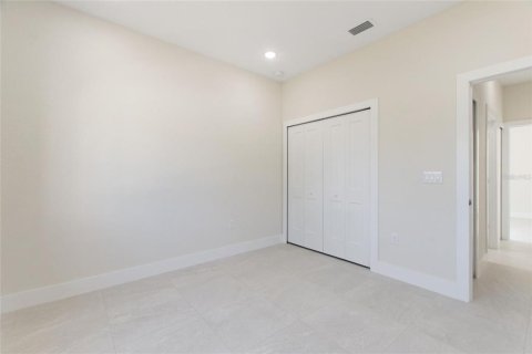 House in Indian lake estates, Florida 3 bedrooms, 167.69 sq.m. № 1718557 - photo 18