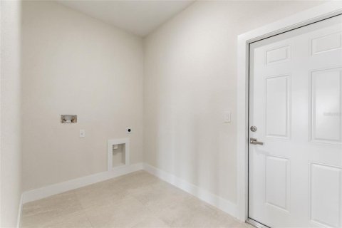 House in Indian lake estates, Florida 3 bedrooms, 167.69 sq.m. № 1718557 - photo 10