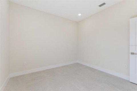 House in Indian lake estates, Florida 3 bedrooms, 167.69 sq.m. № 1718557 - photo 20