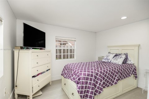 House in North Lauderdale, Florida 3 bedrooms, 185.71 sq.m. № 1316633 - photo 19