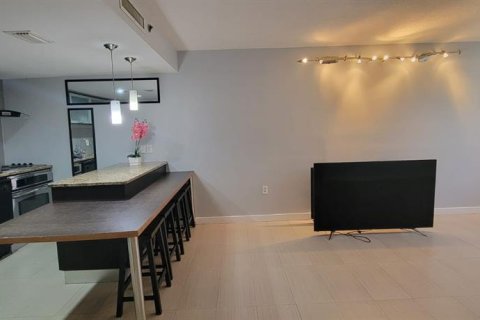Купить кондоминиум в Клируотер, Флорида 6 комнат, 111.48м2, № 1639793 - фото 4