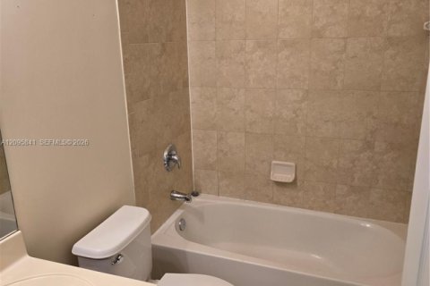 Copropriété à louer à Homestead, Floride: 3 chambres, 123.1 m2 № 2390218 - photo 15