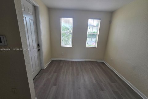 Copropriété à louer à Homestead, Floride: 3 chambres, 123.1 m2 № 2390218 - photo 3