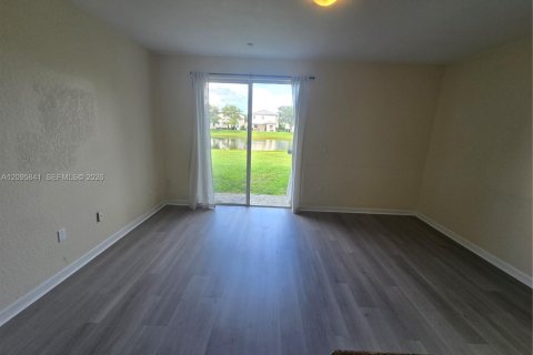 Copropriété à louer à Homestead, Floride: 3 chambres, 123.1 m2 № 2390218 - photo 11