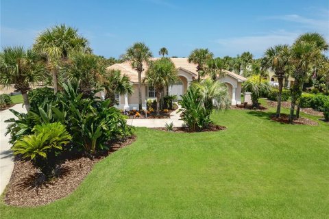 House in Palm Coast, Florida 4 bedrooms, 280.1 sq.m. № 1911934 - photo 1