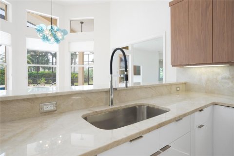 House in Palm Coast, Florida 4 bedrooms, 280.1 sq.m. № 1911934 - photo 9