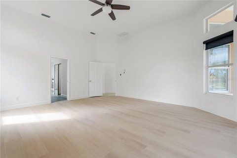 House in Palm Coast, Florida 4 bedrooms, 280.1 sq.m. № 1911934 - photo 12