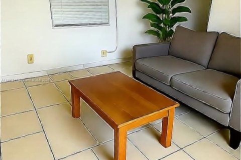 Купить виллу или дом в Окленд-Парк, Флорида 3 спальни, 129.97м2, № 1944661 - фото 20