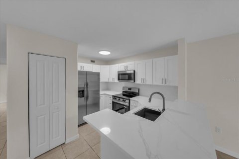 Copropriété à vendre à Tampa, Floride: 1 chambre, 78.6 m2 № 1919606 - photo 18
