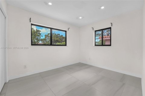 Commercial property in Miami, Florida 156.35 sq.m. № 2019088 - photo 9