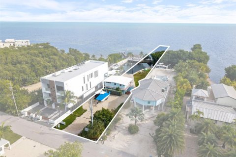 Casa en Key Largo, Florida 4 dormitorios, 159.42 m2 № 1998024