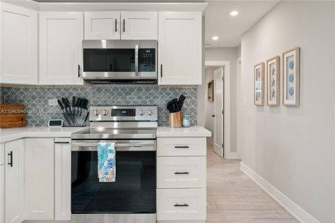 Casa en venta en Key Largo, Florida, 4 dormitorios, 159.42 m2 № 1998024 - foto 22