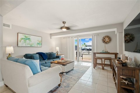 Casa en venta en Key Largo, Florida, 4 dormitorios, 159.42 m2 № 1998024 - foto 16