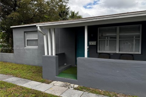 Propiedad comercial en venta en Hollywood, Florida, 127.28 m2 № 1986427 - foto 7