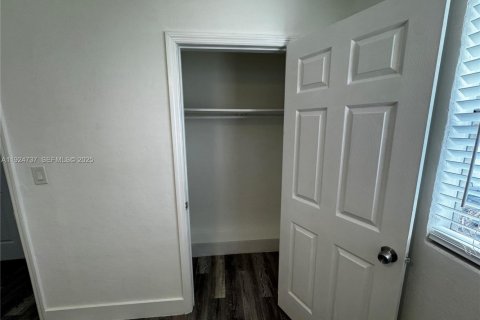 Propiedad comercial en venta en Hollywood, Florida, 127.28 m2 № 1986427 - foto 25