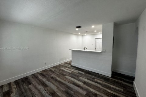 Propiedad comercial en venta en Hollywood, Florida, 127.28 m2 № 1986427 - foto 14