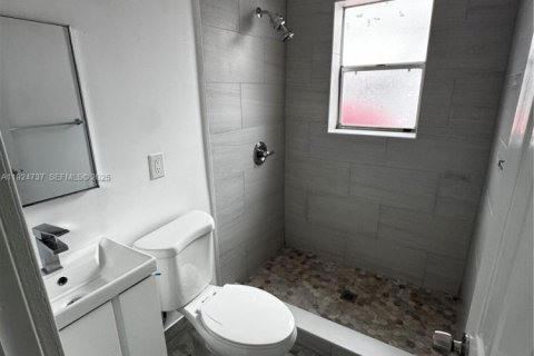 Propiedad comercial en venta en Hollywood, Florida, 127.28 m2 № 1986427 - foto 24