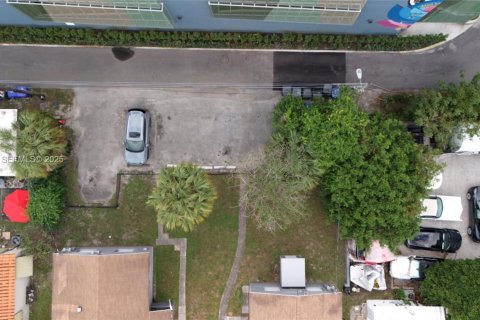 Propiedad comercial en venta en Hollywood, Florida, 127.28 m2 № 1986427 - foto 12