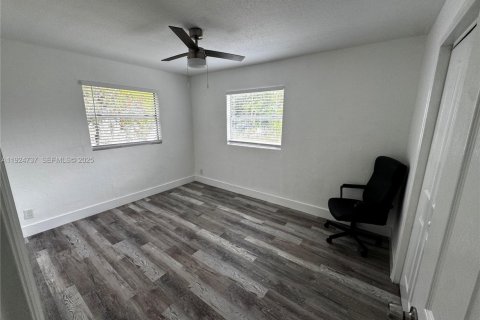 Propiedad comercial en venta en Hollywood, Florida, 127.28 m2 № 1986427 - foto 26