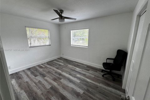 Propiedad comercial en venta en Hollywood, Florida, 127.28 m2 № 1986427 - foto 27