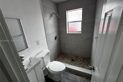 Propiedad comercial en venta en Hollywood, Florida, 127.28 m2 № 1986427 - foto 22