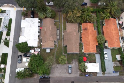 Propiedad comercial en venta en Hollywood, Florida, 127.28 m2 № 1986427 - foto 3