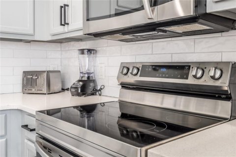 Casa en venta en Kissimmee, Florida, 4 dormitorios, 171.31 m2 № 2234254 - foto 10